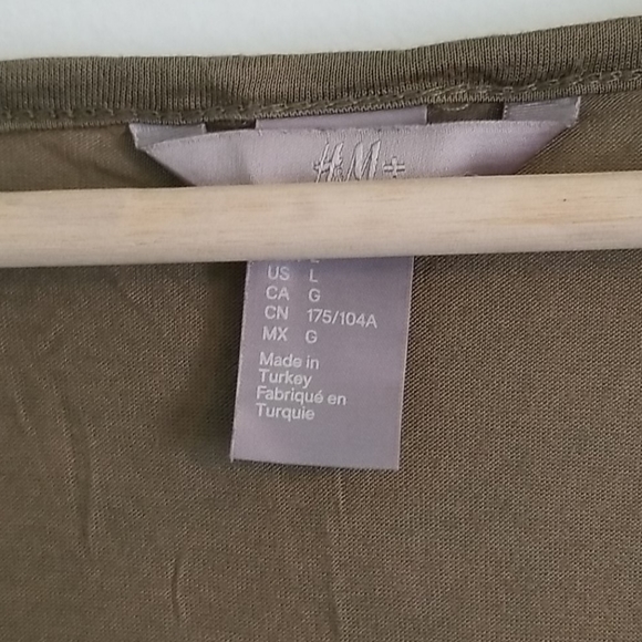 H&M+ T-shirt - Picture 2 of 3